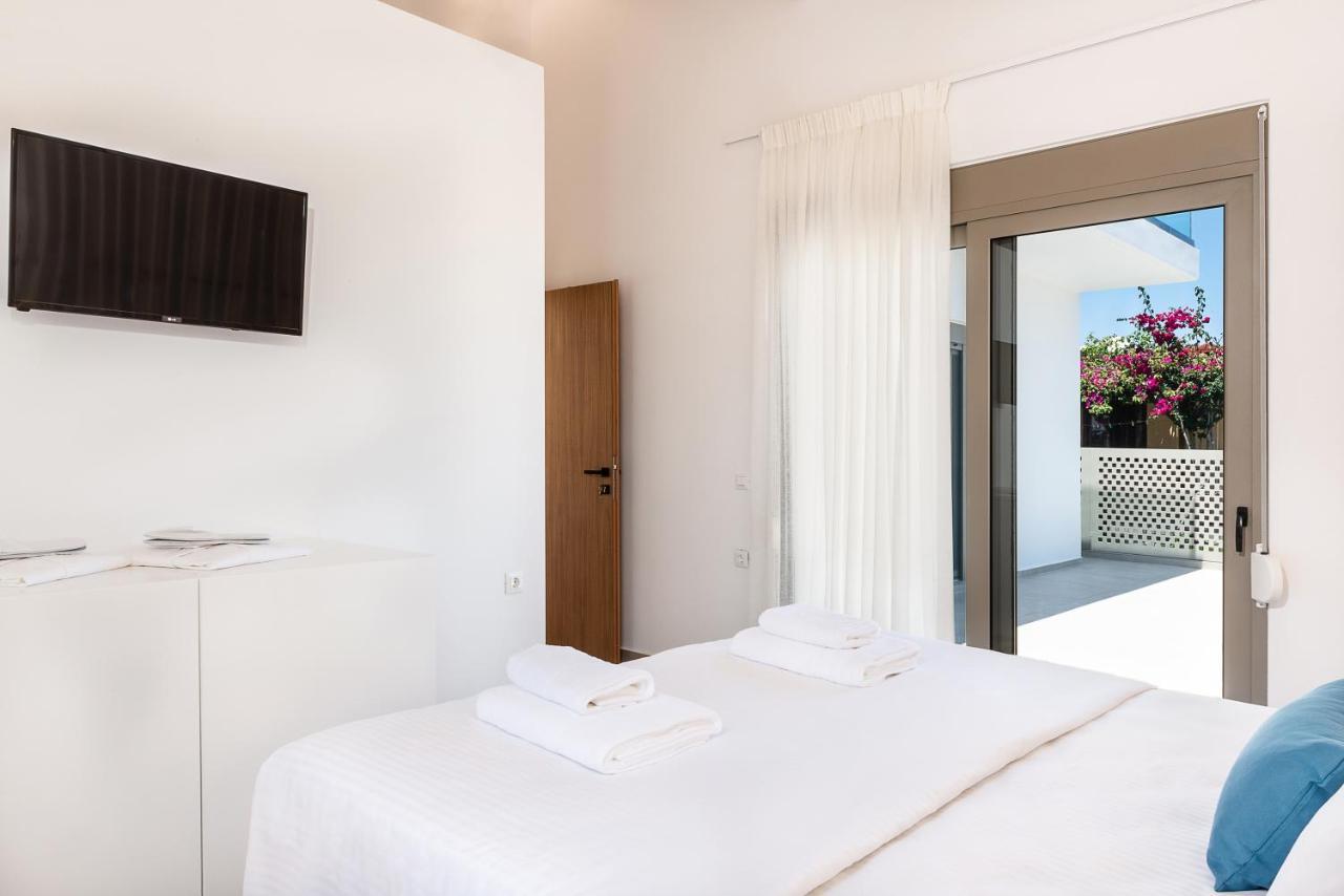 Sea Front Suites, Maisonettes & Apartments Agia Marina 外观 照片