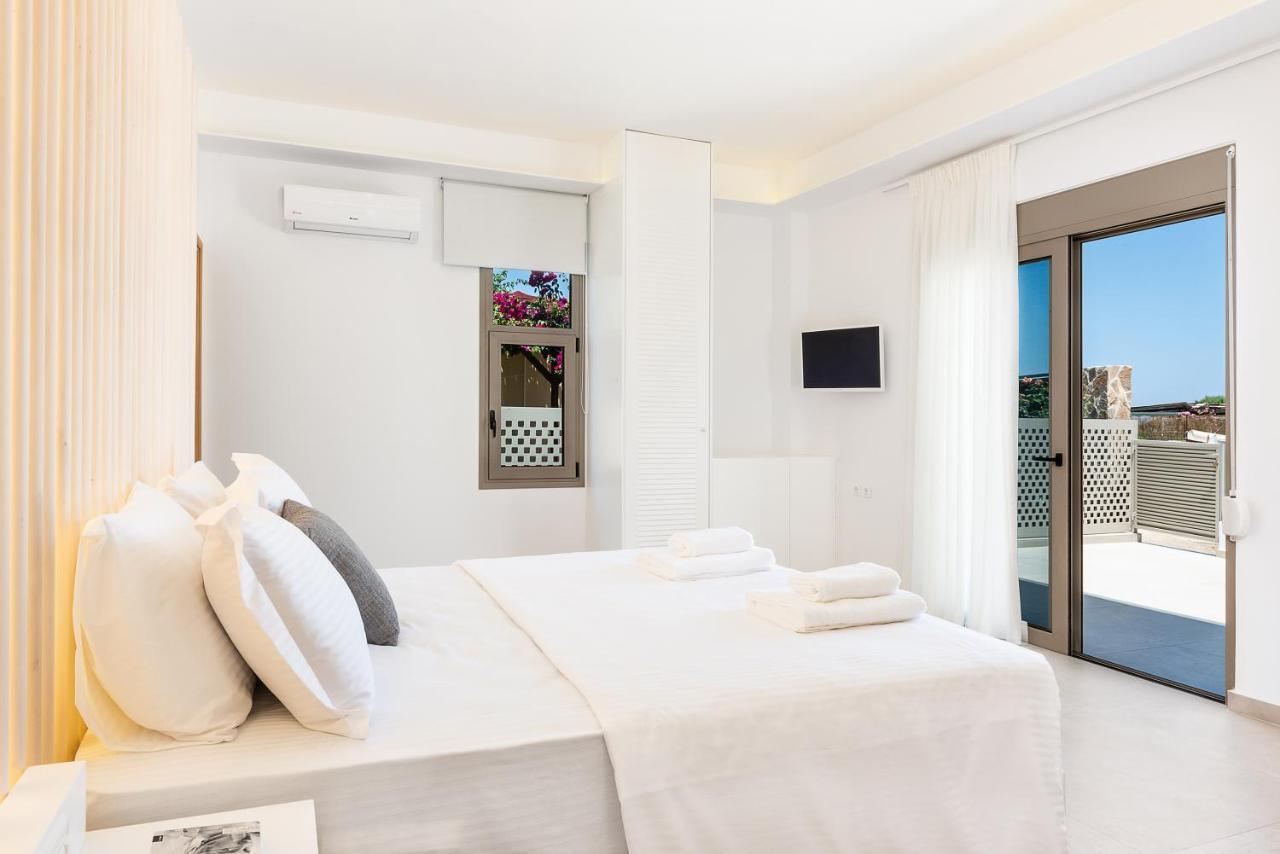 Sea Front Suites, Maisonettes & Apartments Agia Marina 外观 照片