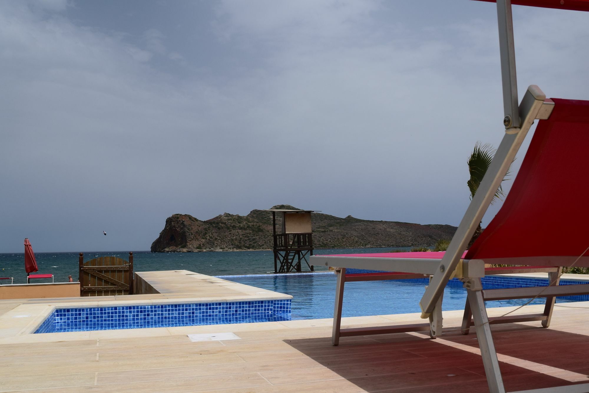 Sea Front Suites, Maisonettes & Apartments Agia Marina 外观 照片